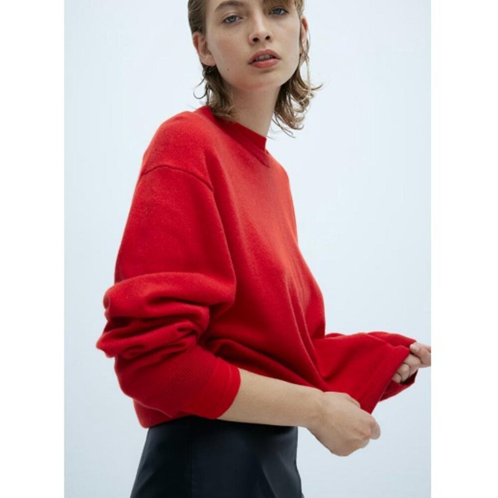 H&M Classic Red Crewneck Sweater size M